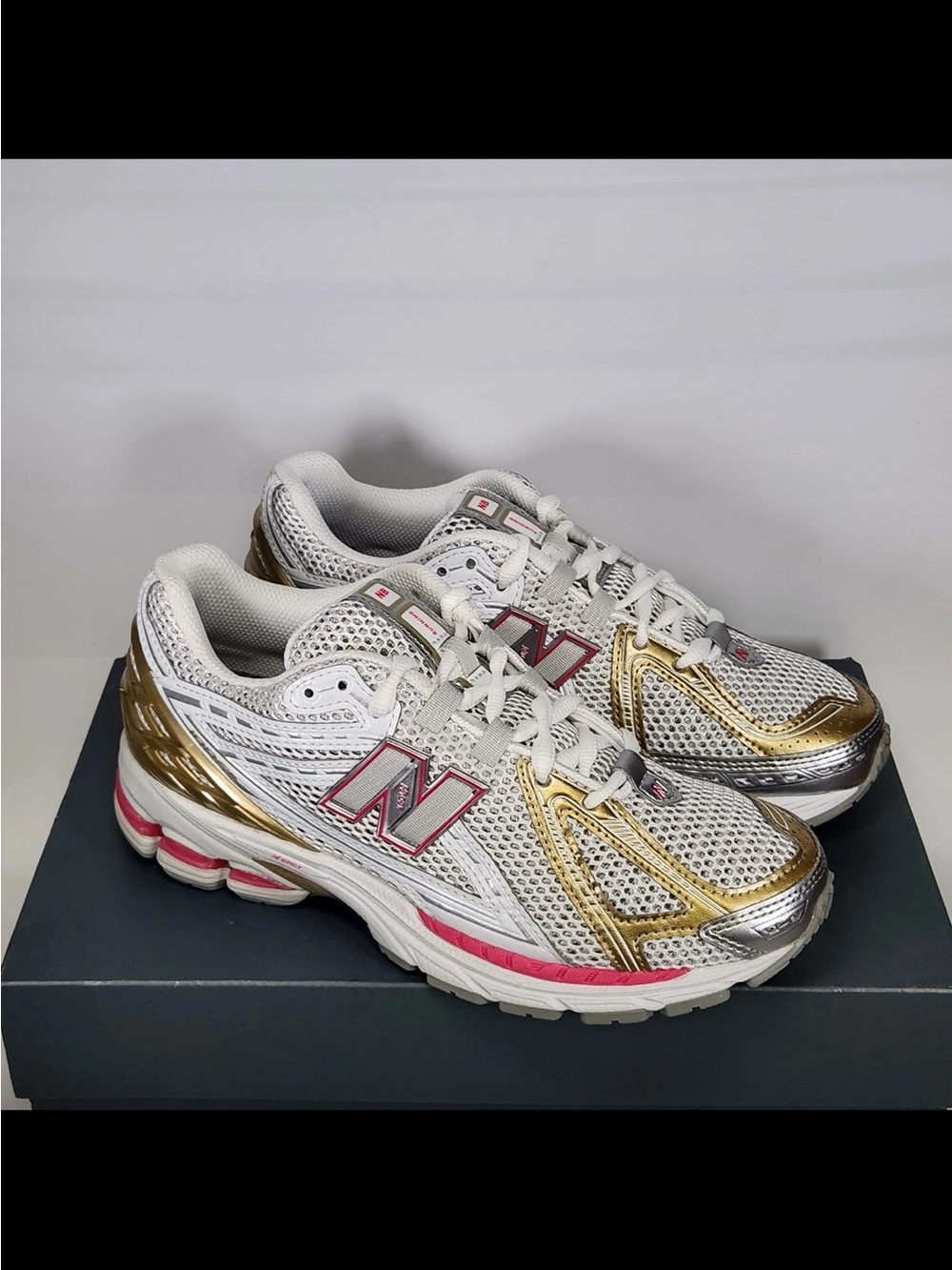 New Balance Women's White & Gold Running Sneakers 9.5 1906R